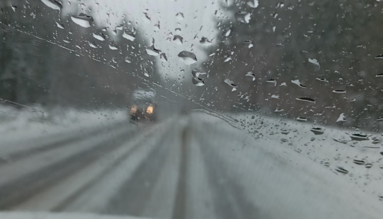 капли на стекле