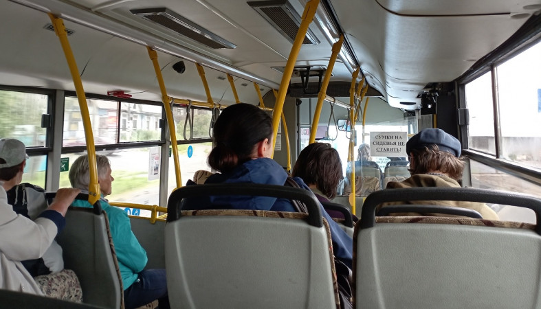 В салоне автобуса В салоне автобуса