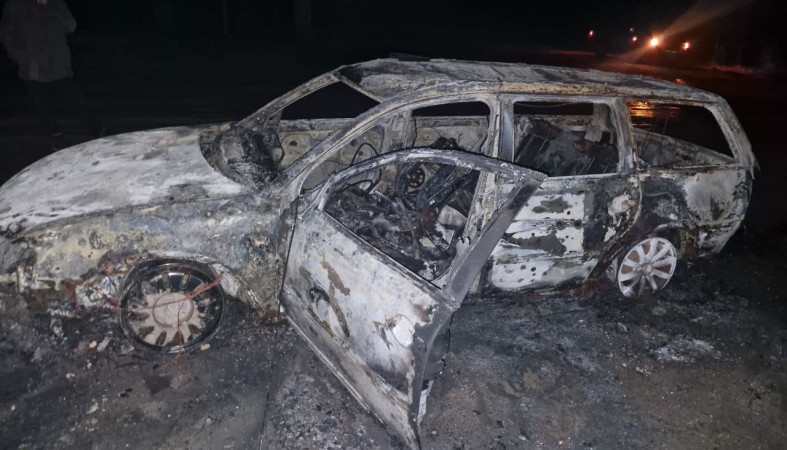 Машина сгорела на дороге Машина сгорела на дороге