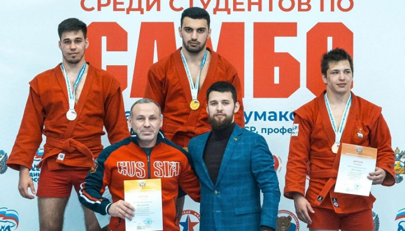 Борец из Петрозаводска стал чемпионом России по самбо среди студентов