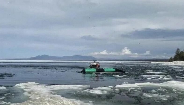 Перевернувшаяся лодка Перевернувшаяся лодка