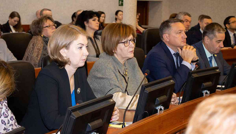 депутаты законодательного собрания