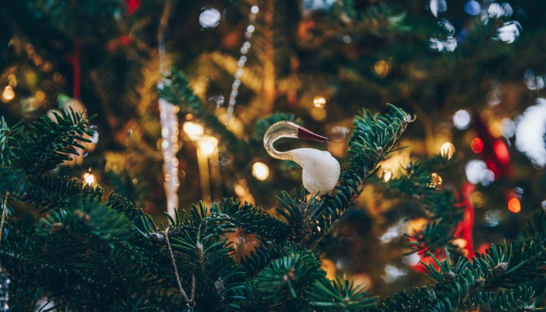 елка_новый_год_украшение_гирлянда