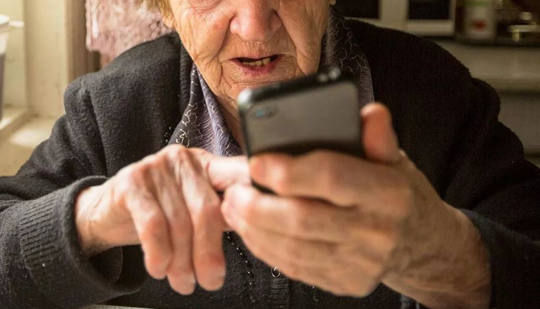 Телефонные мошенники обманули пенсионерку из Кондопоги