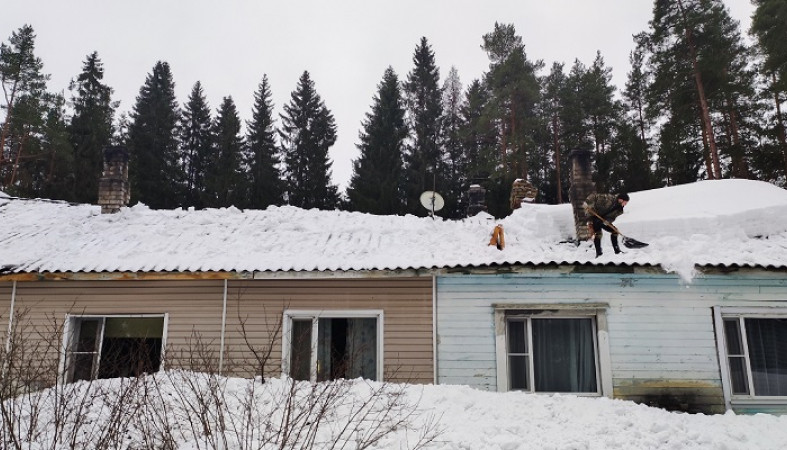 Дом с рухнувшей крышей «законсервируют»