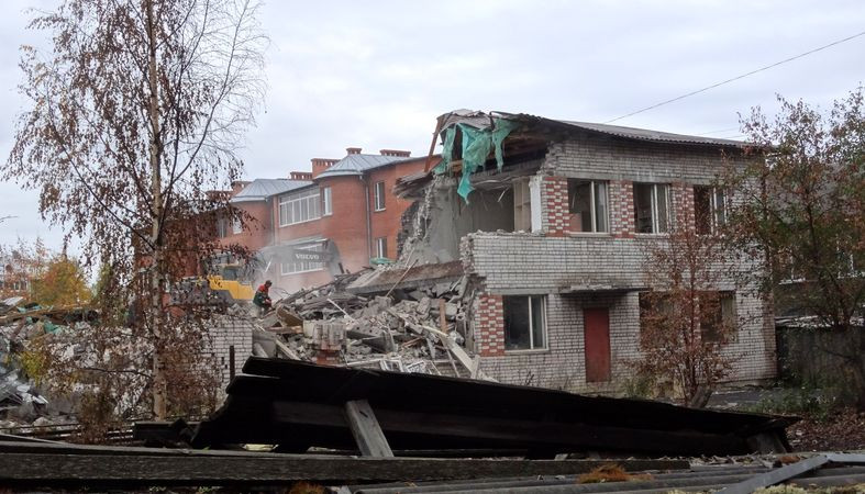 Здание бывшего детского сада. Сносят детский сад. Дет сад снесли. Снос зданий в Петрозаводске. Улица пробная Петрозаводск.