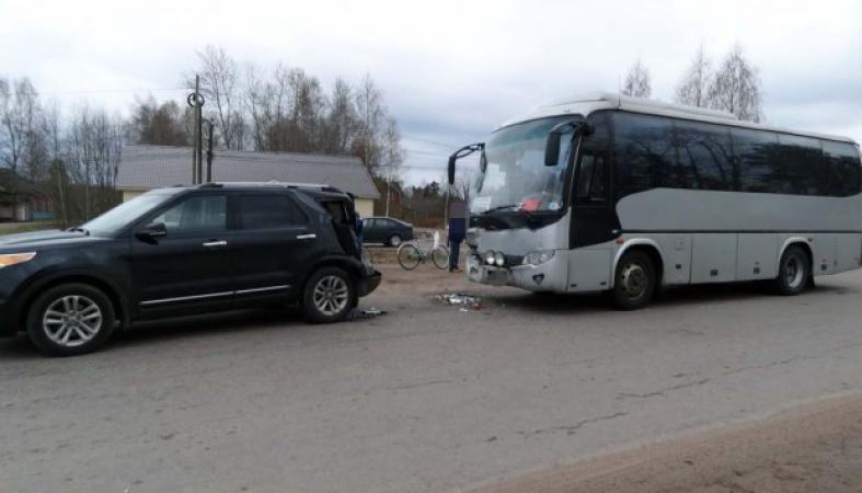 Автобус петербург питкяранта. Автобус Питкяранта Сортавала. Автобус Питкяранта Петрозаводск. Автобуса 517 Сортавала — Петрозаводск. Автобус Салми Питкяранта Петрозаводск.