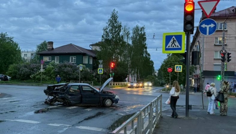 ДТП в центре Петрозаводска ДТП в центре Петрозаводска
