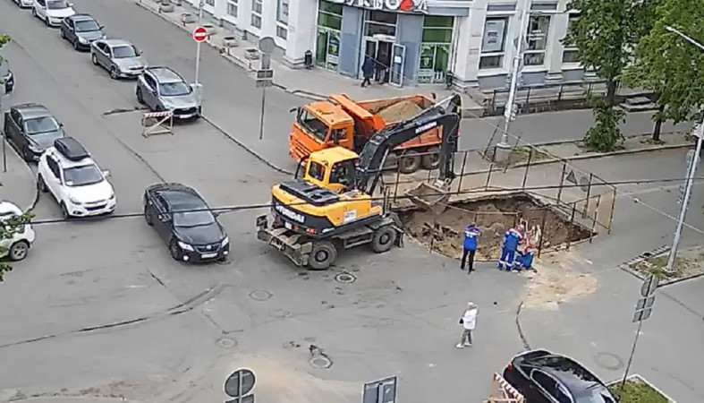 Перекопали улицу Дзержинского