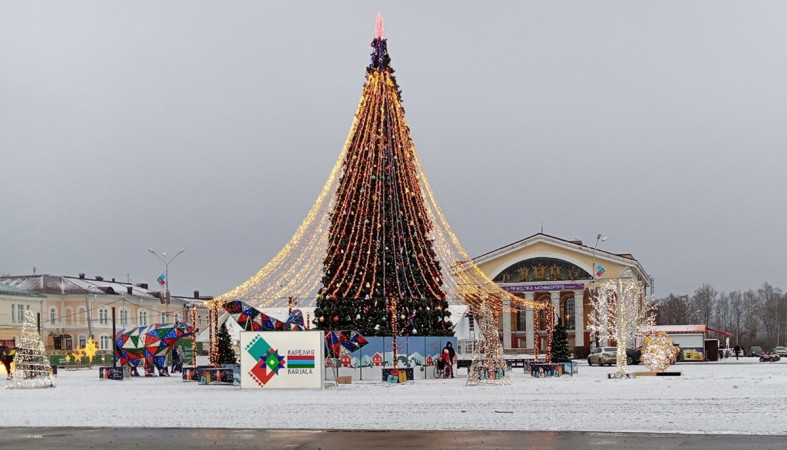 елка на площади
