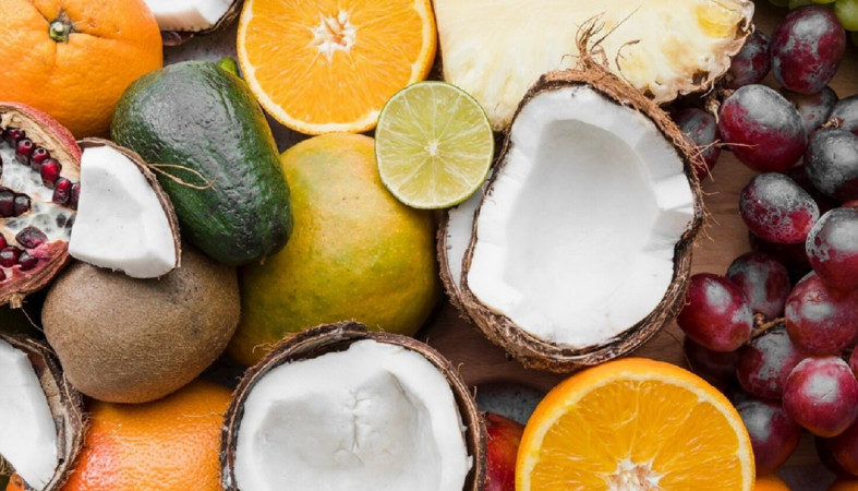 Фрукты на столе