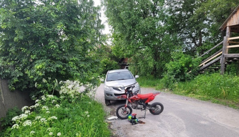 Ребенок на мотоцикле пострадал в дорожной аварии в Карелии