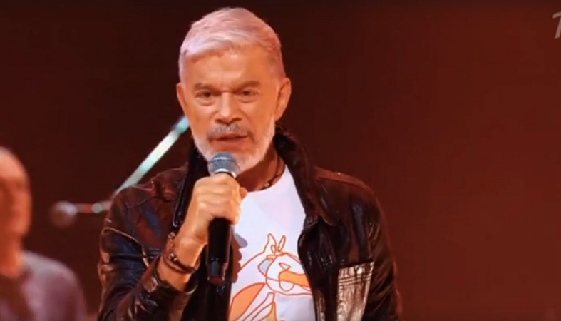 артист поет артист поет