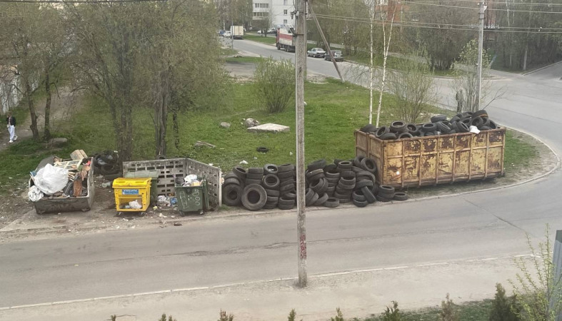 Горы автомобильных покрышек на Кукковке