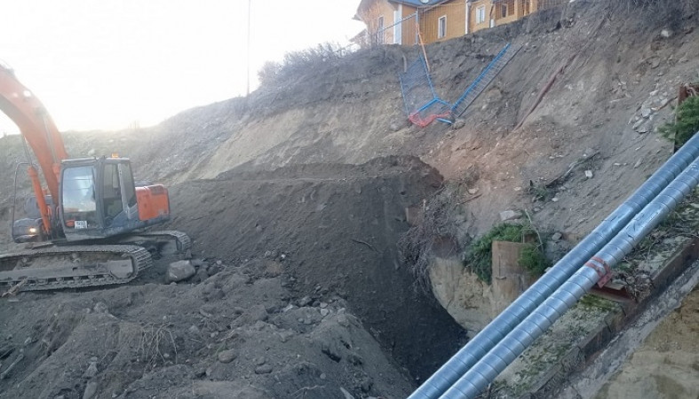 Обрушение склона произошло около храма в Петрозаводске
