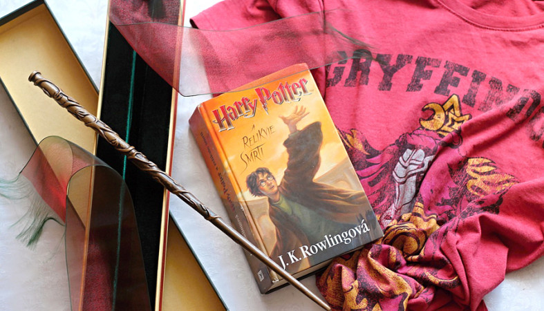 Гарри Поттер продал экземпляр книги о тезке-волшебнике