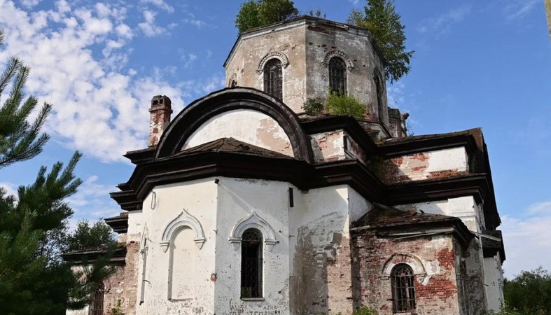 Храм в деревне Вехручей