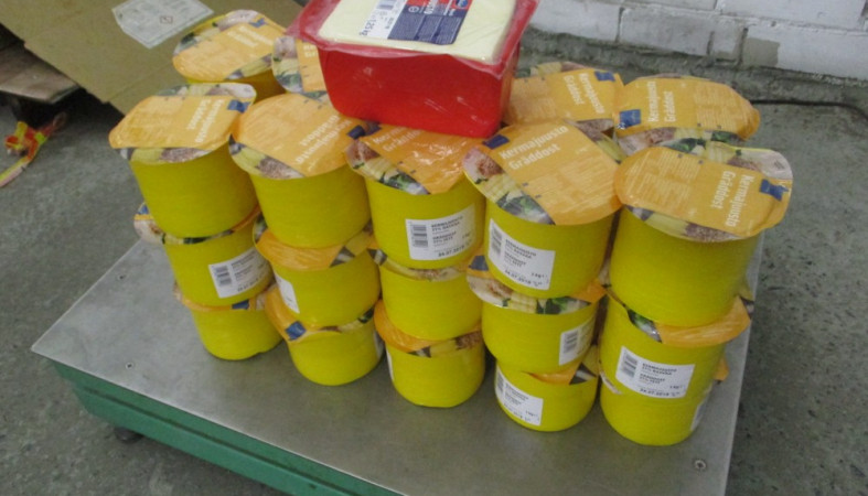 Петрозаводчанина остановили на границе с 30 кг санкционного сыра