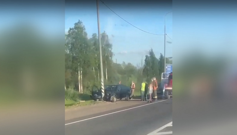 Машина врезалась в заправку