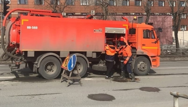 Крупный засор ливневой канализации попробуют устранить в Петрозаводске