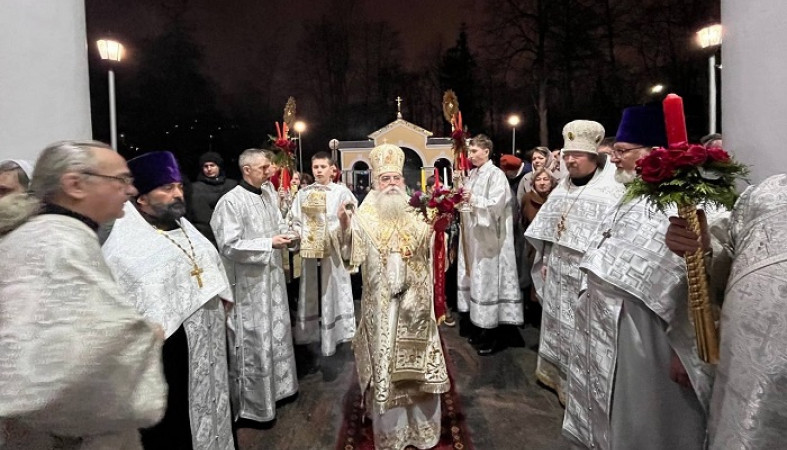 Карельский митрополит поздравил христиан с Пасхой