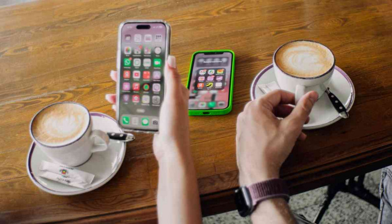 кофе и телефоны