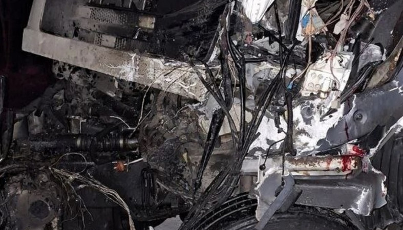 Смятый грузовик Смятый грузовик