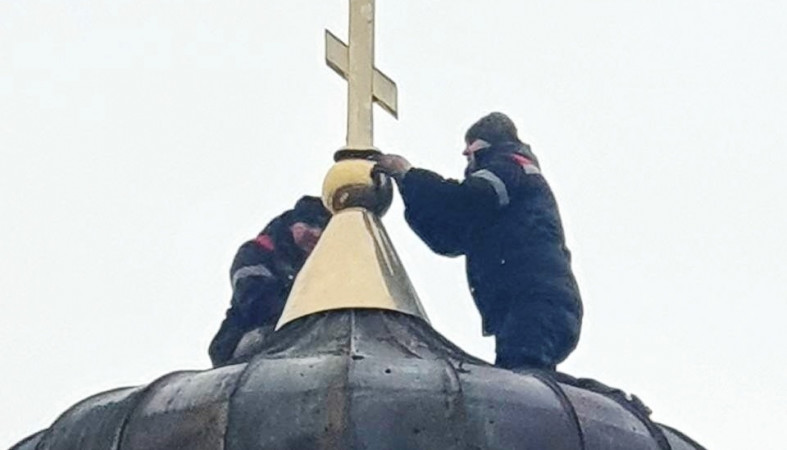 Крест вернулся на храм Крест вернулся на храм