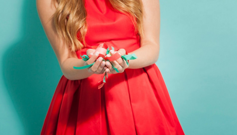 девушка в платье девушка в платье