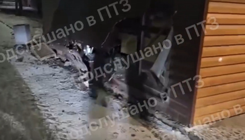 поврежденный павильон поврежденный павильон