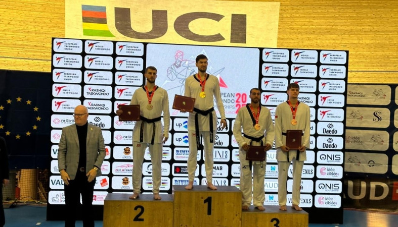 Владислав Ларин