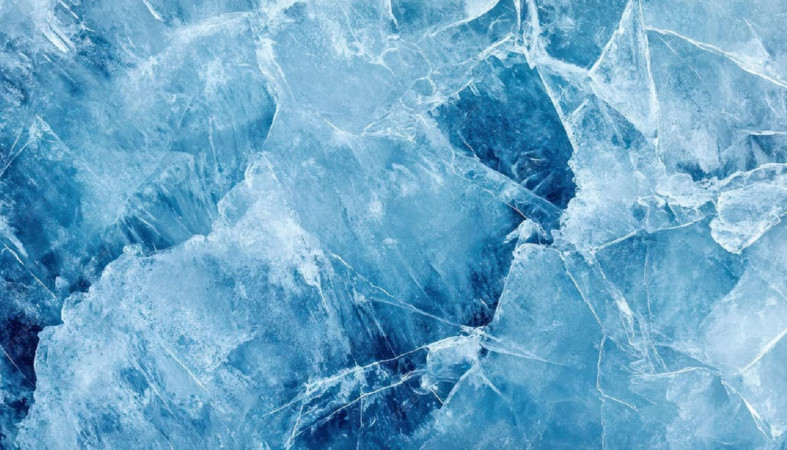 Лед на озере Лед на озере