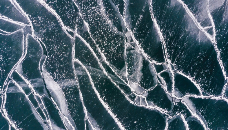 Лед на водоеме Лед на водоеме