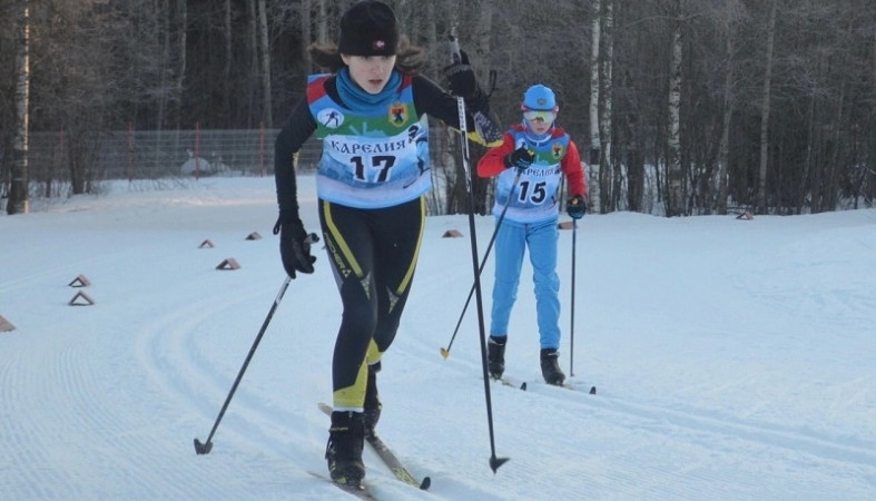 Более 200 лыжников участвуют в региональных лыжных гонках