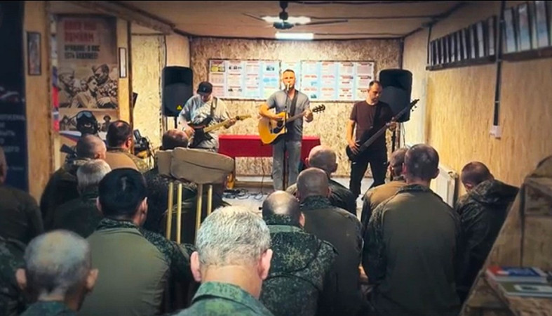 Клип на песню Героем надо быть