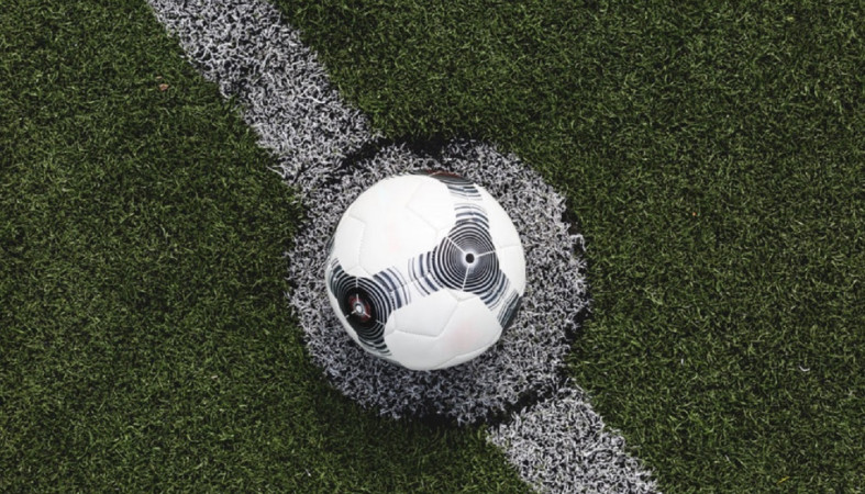 Футбольный мяч