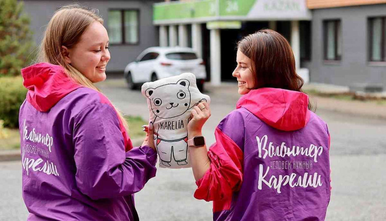 Девочки волонтеры