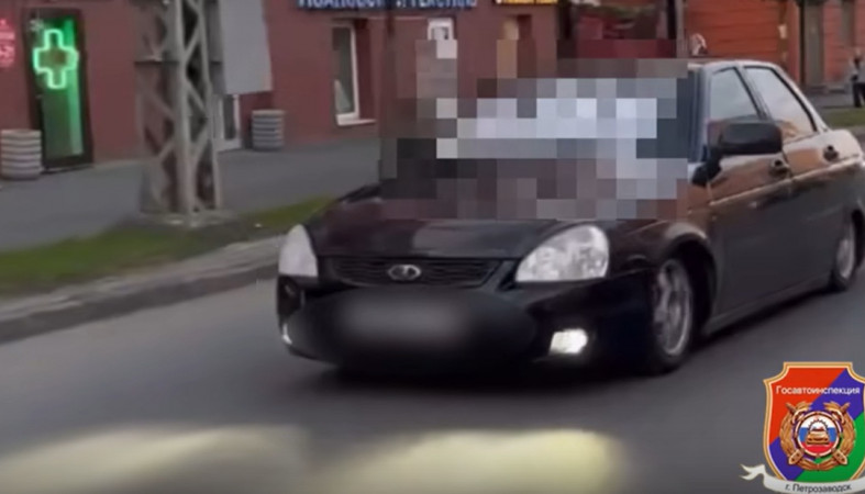 наклейка на машине