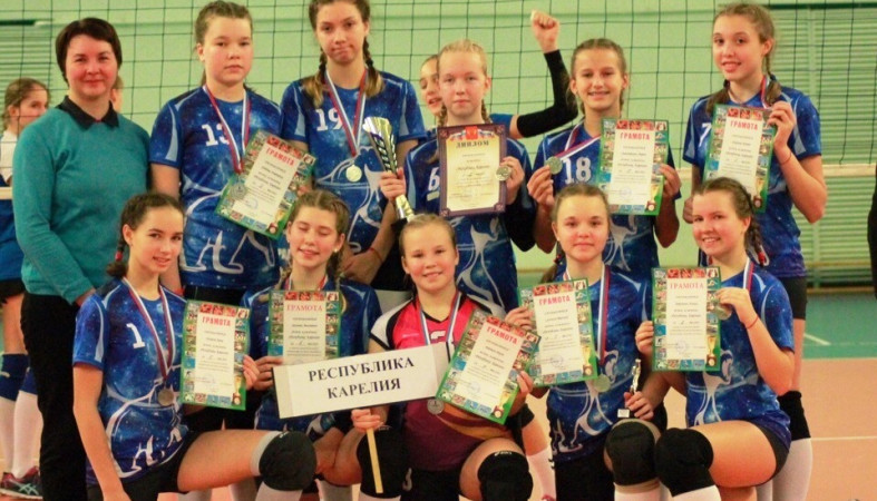 Юные волейболистки из Петрозаводска взяли серебро в Череповце