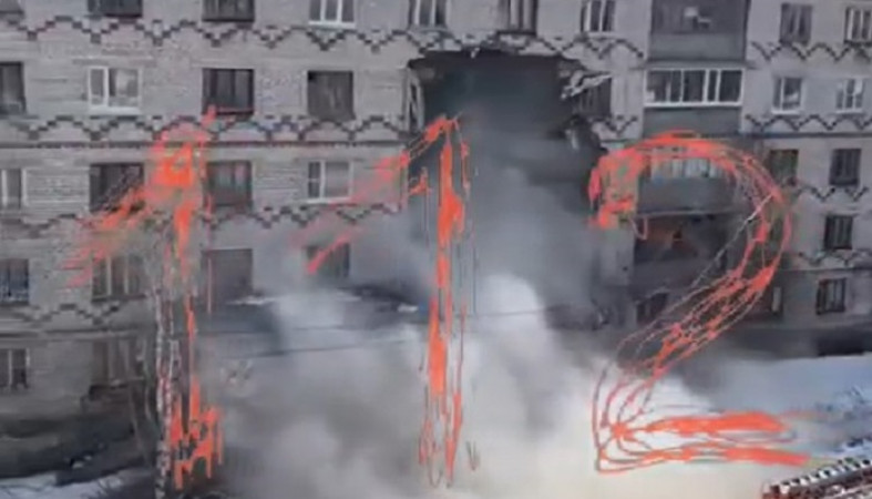 Опубликовано видео момента обрушения пятиэтажки в республике Коми