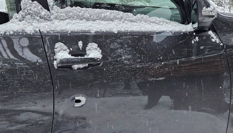 Простреленная дверь