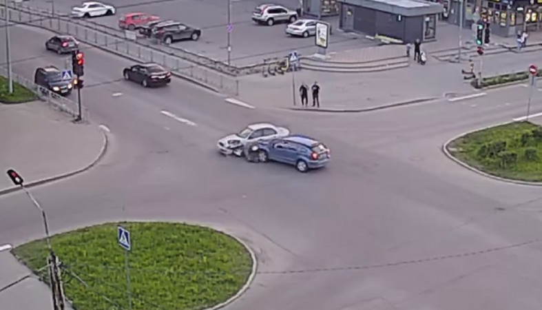 ДТП на Октябрьском ДТП на Октябрьском