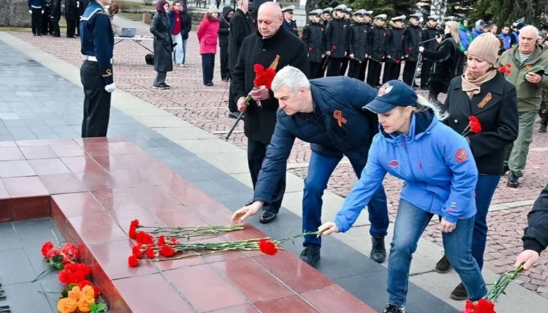 возложение цветов