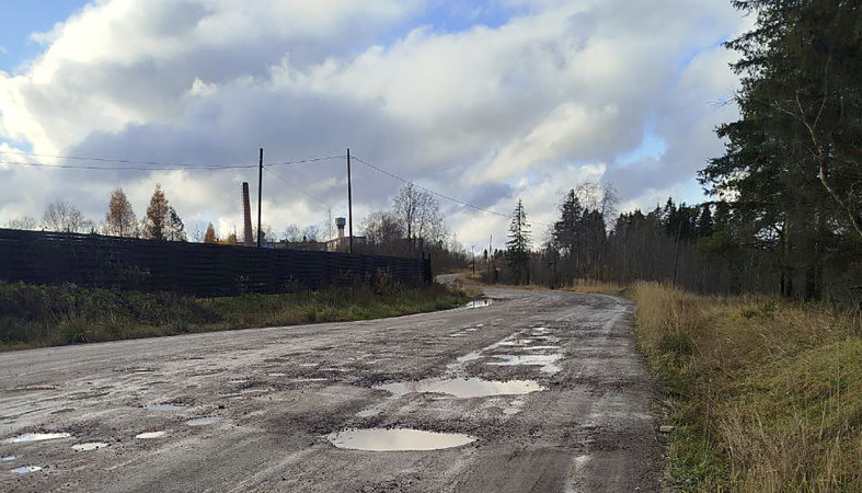 Грунтовая дорога в поселке Кааламо