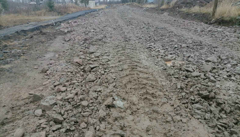 Тюрьма помогает строить дороги