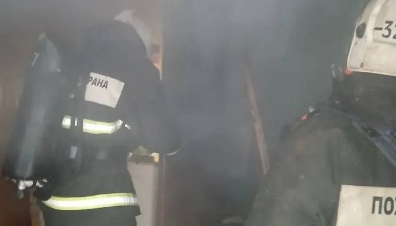 Пожарные за работой Пожарные за работой