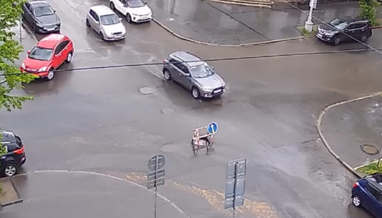 Провал в асфальте Провал в асфальте