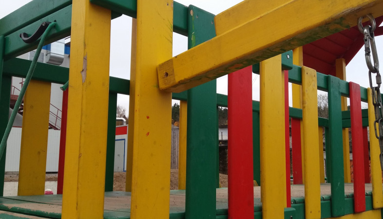 Новую детскую площадку сломали в Лахденпохье