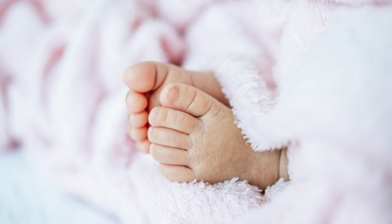 Новорожденный ребенок Новорожденный ребенок