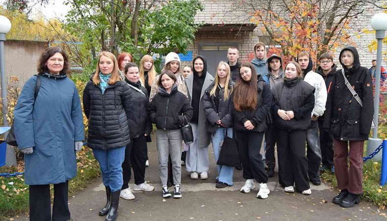 студенты на экскурсии